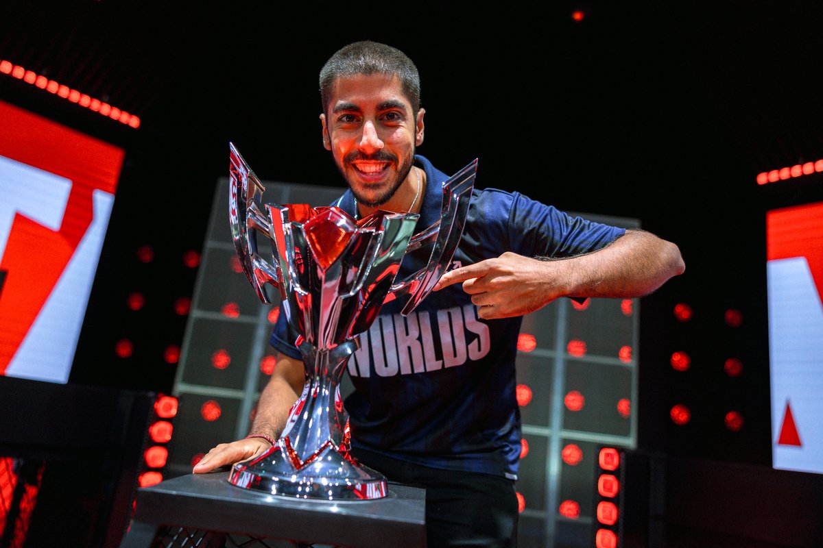Vai ter IDL em dose dupla 😎

O <a href="/baianolol1/">Baiano</a> é um dos costreamers oficiais do #Worlds2025, e o <a href="/ilhadaslendas/">Ilha das Lendas 🏝️</a> é um dos Clãs disponíveis para se afiliar no Bolão do Worlds, representando o Brasil

Se o Clã em que você entrar for o maior pontuador, você ganha brindes exclusivos 🎁
