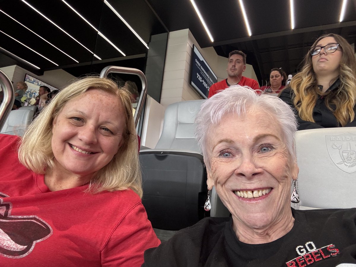 TheAuntieTut's tweet image. #UNLVFOOTBALL  At Allegiant Stadium today with @unlvgirl to watch our UNLV Football team take on Air Force! #GOREBELSGO ‼️