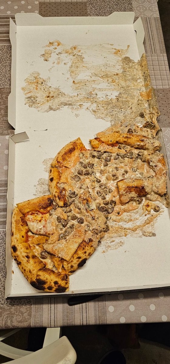 alexnmarques's tweet photo. Hoje fiz um pedido na @UberEats e algo não correu bem na entrega.
Fiz o pedido de ajuda, onde me pediram uma foto do que me estava a queixar.
Depois de algumas tentativas de enviar uma foto não consegui prosseguir porque a foto n era nítida. Acham que é o meu tlm que está mal? https://t.co/9JD2lEZXvN