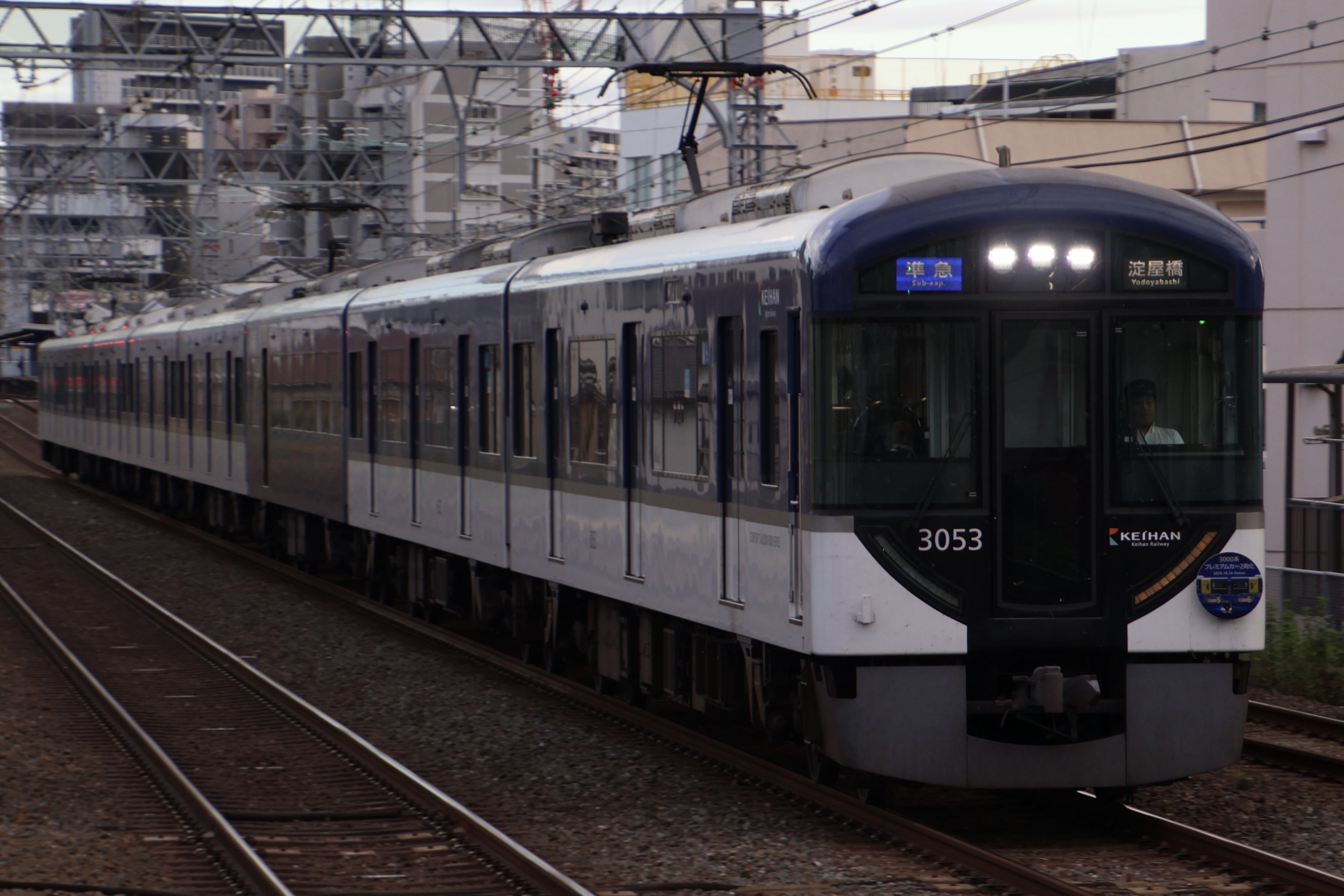 鉄道２ 白黒鉄道写真 混雑した駅の電車 鉄道2 白黒鉄道写真 混雑した駅の電車 鉄道2 白黒鉄道写真 混雑
