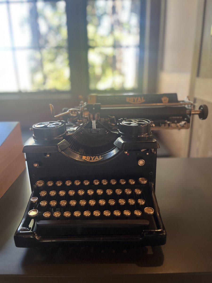 jjphillipsyo's tweet image. &quot;Don&apos;t loaf and invite inspiration; light out after it with a club, and if you don&apos;t get it you will nonetheless get something that looks remarkably like it.&quot;
-Jack London

Fired up for next week’s #SCBWI in Oakland! #SCBWIOktFest25

#AmQuerying #AmWriting