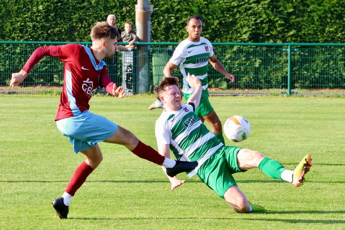Jayphoto1993's tweet image. More action shots from todays game @DeepingRangers vs @KimberleyMWFC #FootballPhotography #MatchDay #MatchDayHighlights #MatchDayPhotography #nonleaguefootball @LincsOLSport @PTAlanSwann