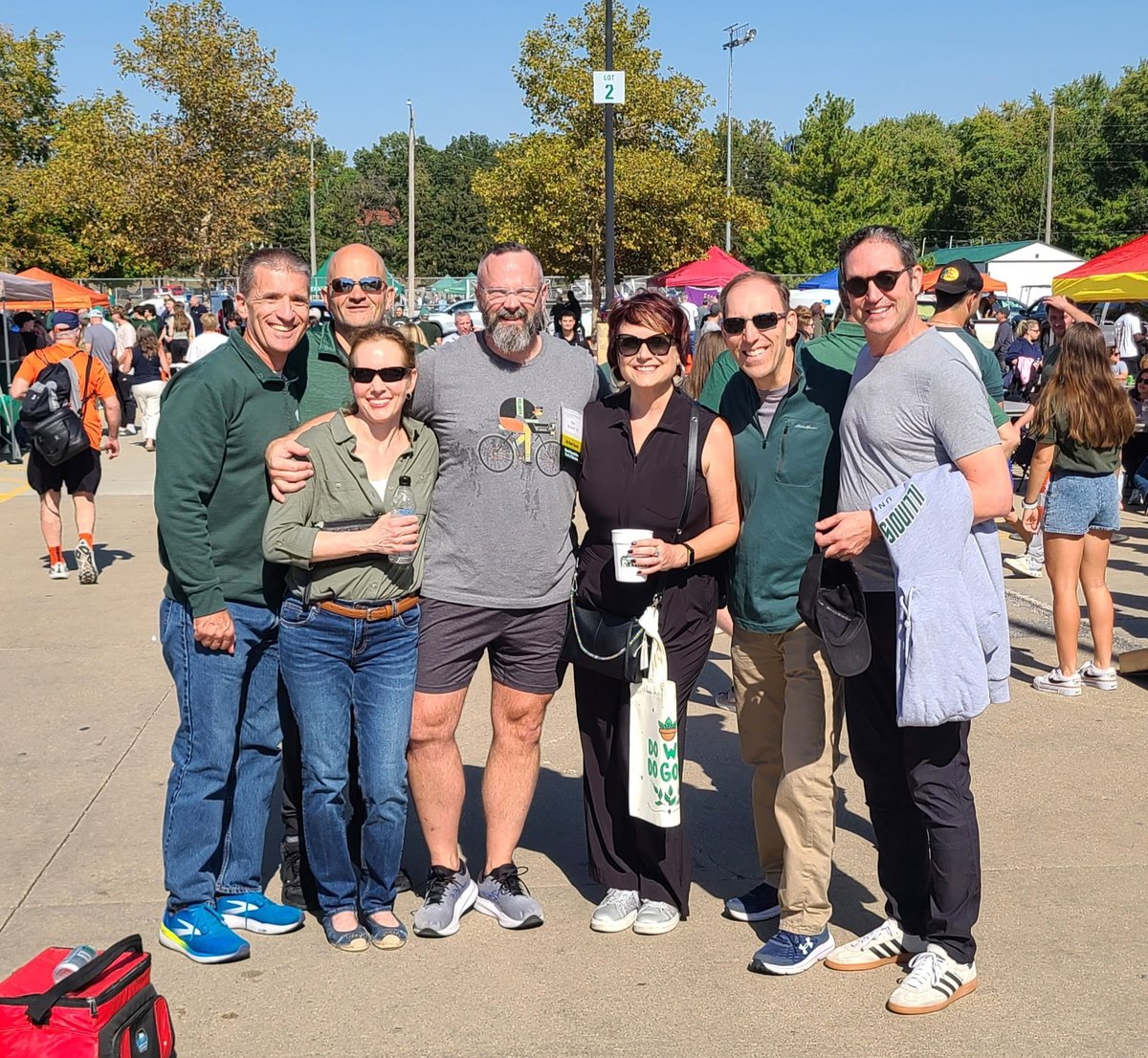 IllinoisMfgAssc's tweet image. Beautiful afternoon in Bloomington celebrating the 175th Homecoming at @IL_Wesleyan! It’s a great liberal arts college and I’m proud to serve on the Board of Trustees. Great to see many old friends and fraternity brothers. 🟢⚪️ #Titans