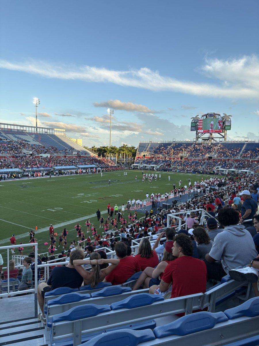 DylanBackerESM's tweet image. Go Owls