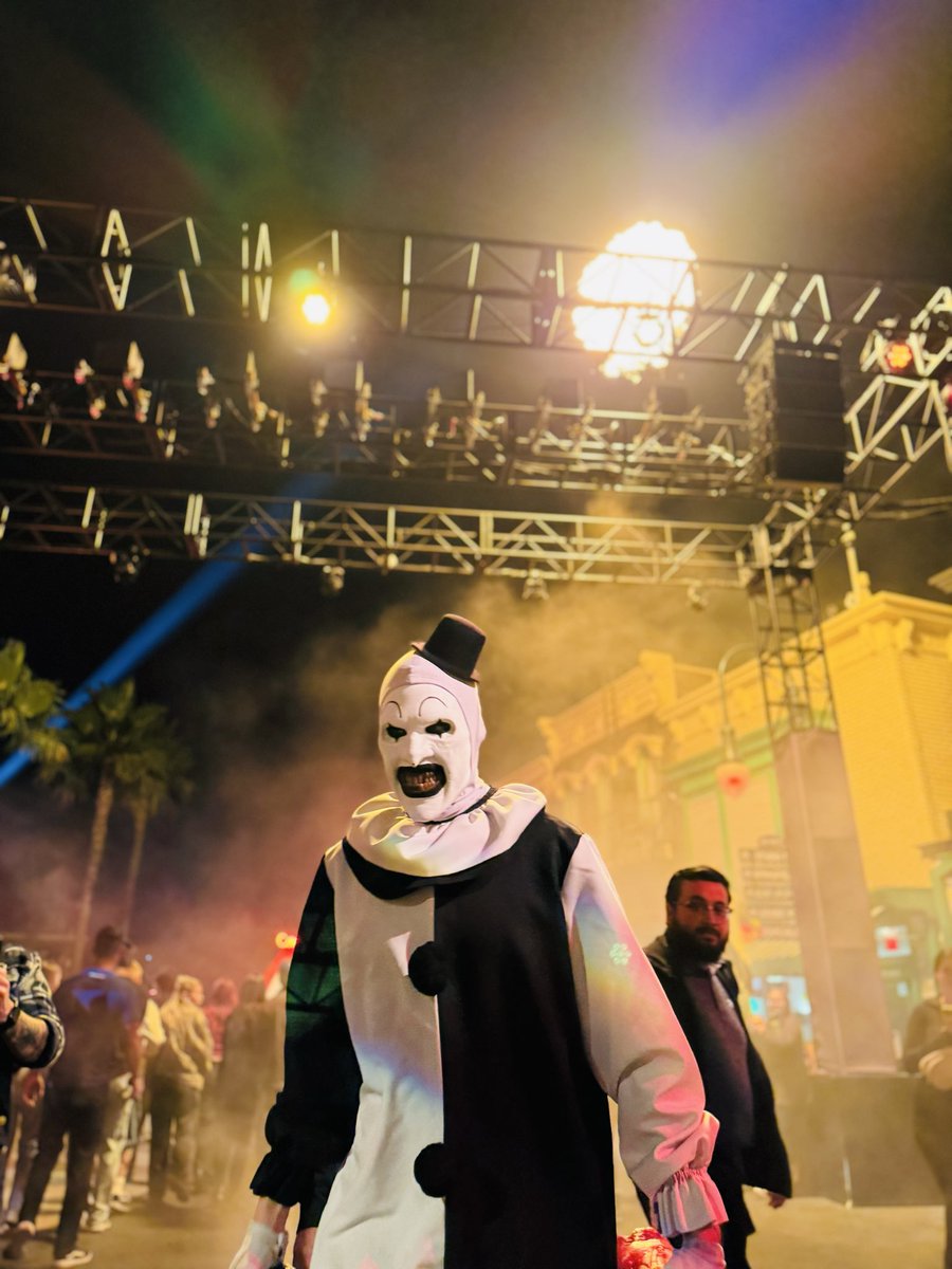 Art The Clown is truly an icon 
#UniversalHHN