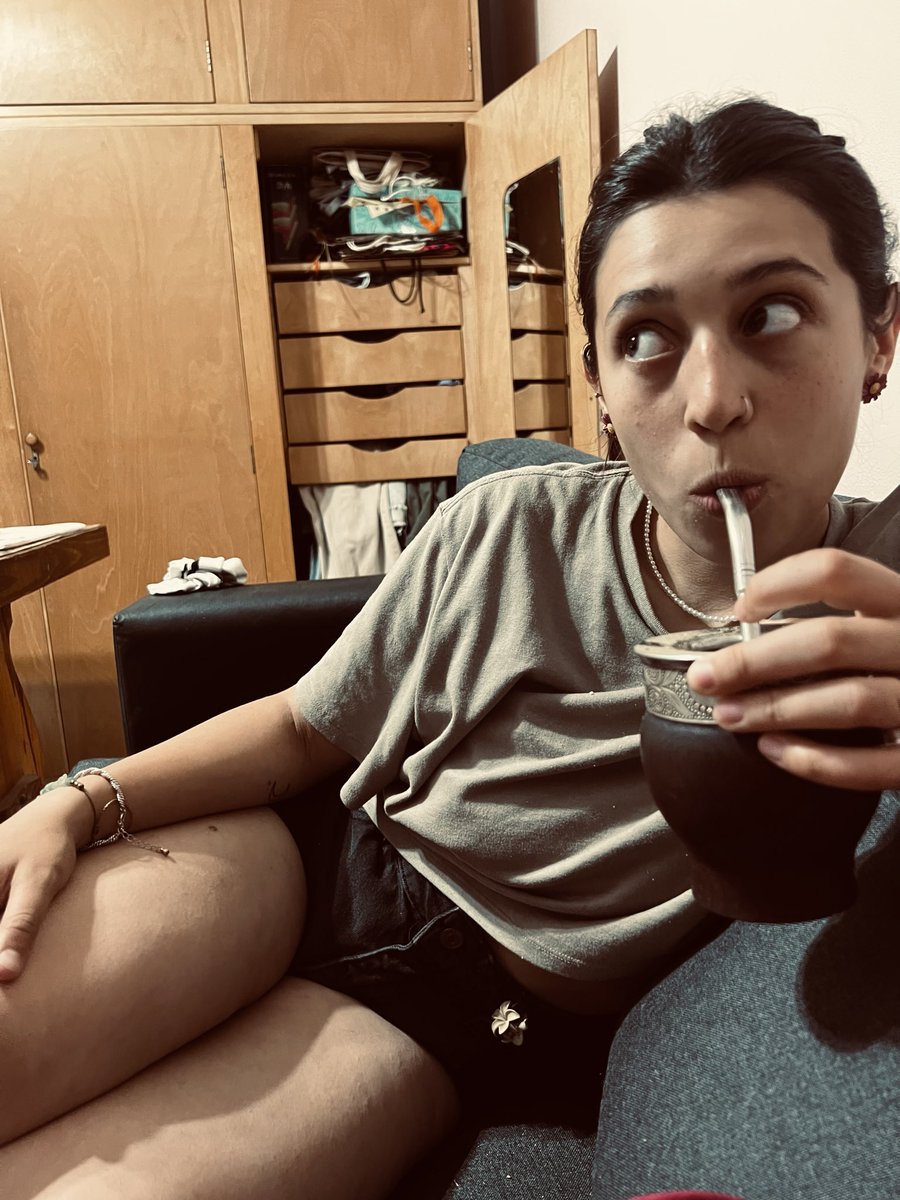 ivanp___'s tweet image. esto y escuchar los redondos todo el dia