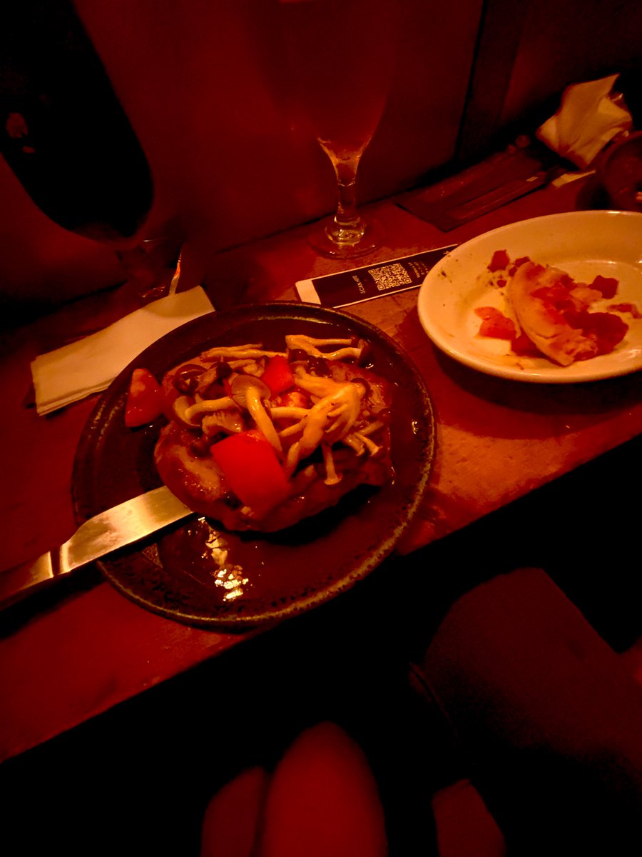 b4hUDaqI5L41195's tweet image. 昨日は娘とバル河野さんへ🍷💕
ちょうど1週間前に鉄腕DASHに出てた松山のお店👏福岡屋台🌱
福岡に住んで13年❤️
松山のお店の味を天神屋台で味わえる👍

天神屋台の雰囲気が最高で、お料理もお酒もめちゃ美味しかった🍕✨
#天神屋台 #鉄腕DASH #バル河野 #松山グルメ