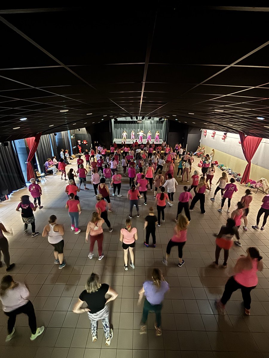 💖 Un grand élan de solidarité pour #OctobreRose 🎀

🎗️ Merci pour votre incroyable participation à la 2ᵉ #ZumbaPinkParty : +120 participants, salle comble à #Carpiquet !

💗 1 800 € remis à l’asso Collectif Triplettes Roses 🙏🏼

Bravo à MC Studio, Marion &amp; son équipe pour cette