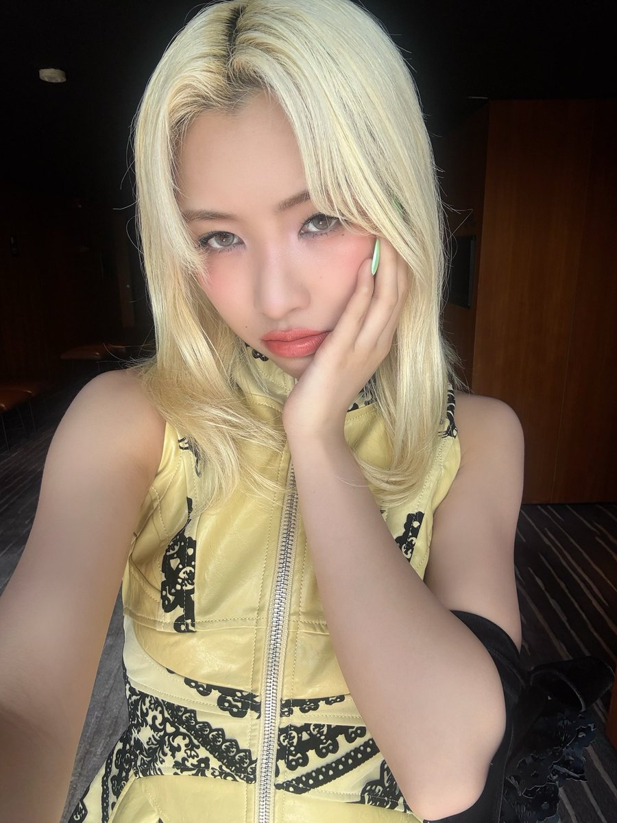 XG_FRANCE's tweet image. ALPHAZ CLUB 📸┊09.10.25

#MAYA : 🩷🩷🩷

(2/3)

___
› 🥀
#XG #XGALX
#エックスジー
#GALA
#XG_GALA
#XG_1stFullAlbum