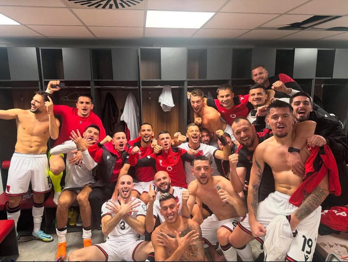 That's why i love this Kombetare! 🇦🇱
From Lushnje to Gjilan, from Shkoder to Kumanova and Shkupi. 

But it's still a long way! We have to keep a cool head from tomorrow and keep working. Nothing has been achieved yet.

Naten e mire! 👐🏼