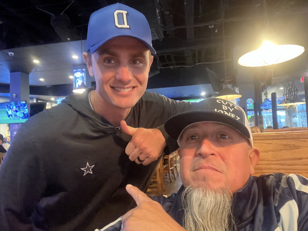 CutzByJonez's tweet image. just here in Charlotte with my Homie Brandon Aubrey ! 
#lifeiscool 
✭ DC4L ✭