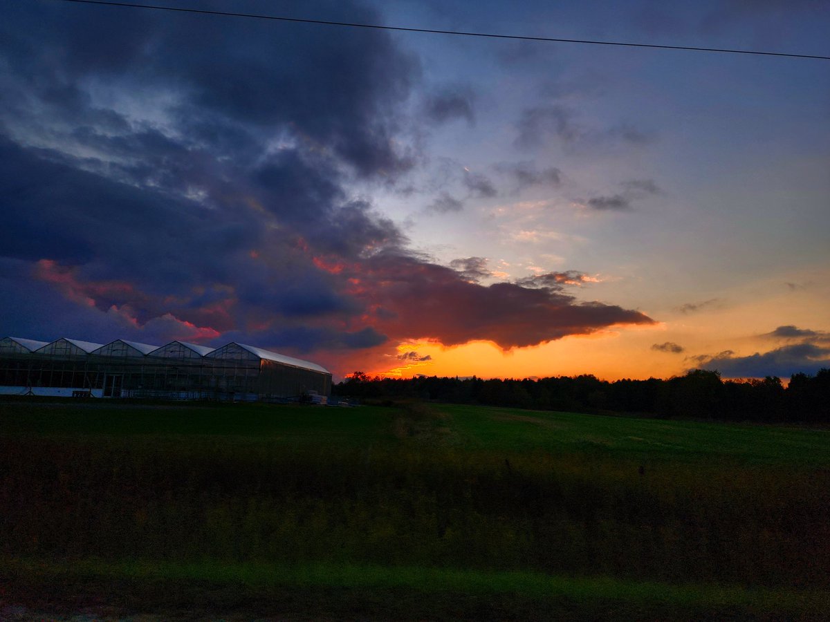 Asian_O's tweet image. #sunset on the way home!

#justtimeoutlawshit