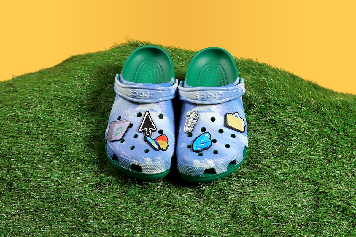 intlinux's tweet image. Microsoft is selling Windows XP Crocs with a Clippy charm.