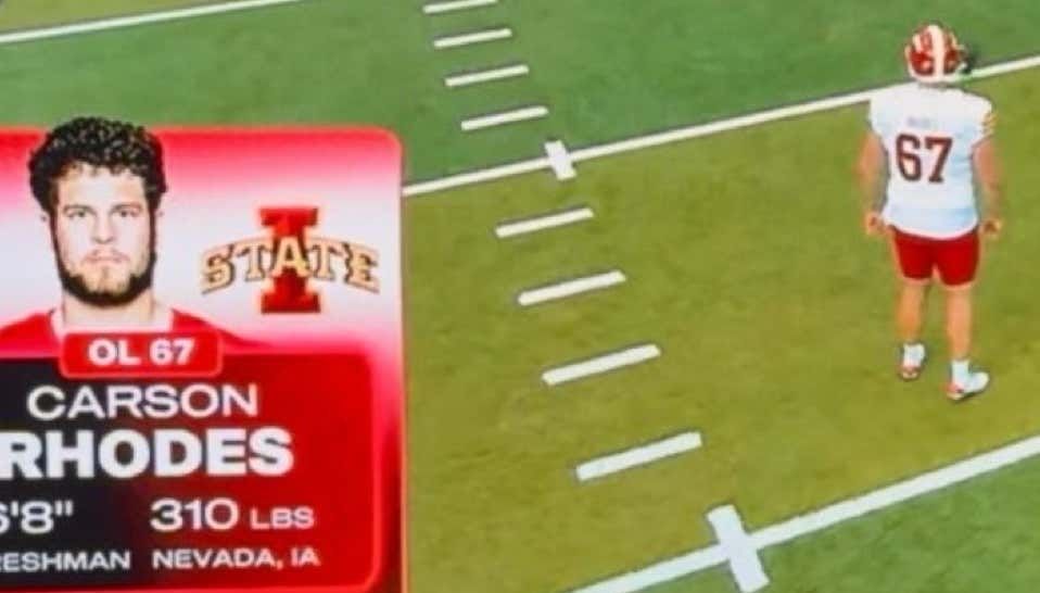 barstoolsports's tweet image. Counterpoint To Kadyn Proctor: Iowa State Is Now Using A 6'8" 310 Pound Offensive Lineman At Kicker s.barstool.link/c/article-3554… barstoolsports.com/blog/3554844/c…