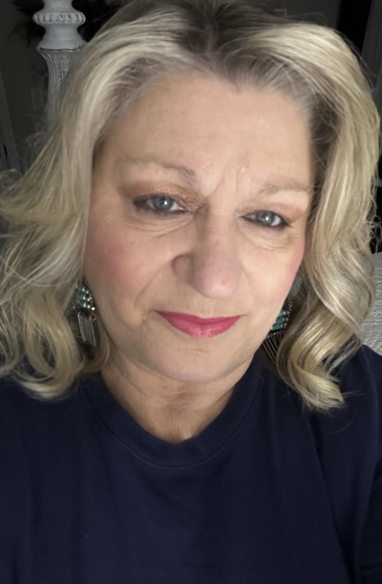 Gnj36Gwen's tweet image. Me Today on this Rainy Saturday but Ain’t God Good no matter what?
