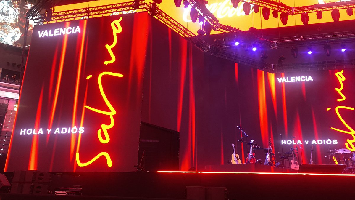 Que ser valiente no salga tan caro 
Que ser cobarde no valga la pena 
Sabina, gracias por tanto ❤️ 
Que el fin del mundo te pille bailando#roigarena
 #holayadios