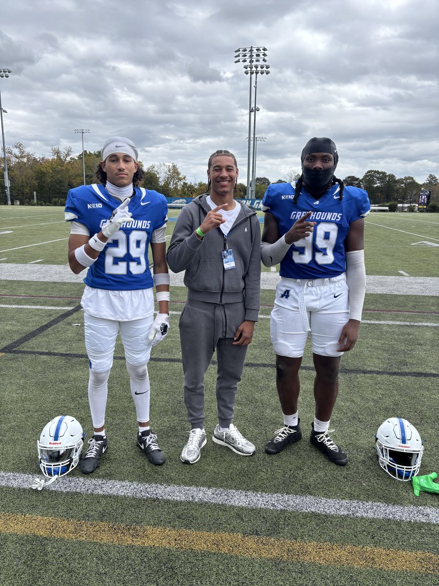 Coach_J_Silva's tweet image. @JarredMighty6 game day visit at @AssumptionFB with a couple #boxer alumni @JadenLopes and @BandzDonnie 
@BrocktonBoxerFB