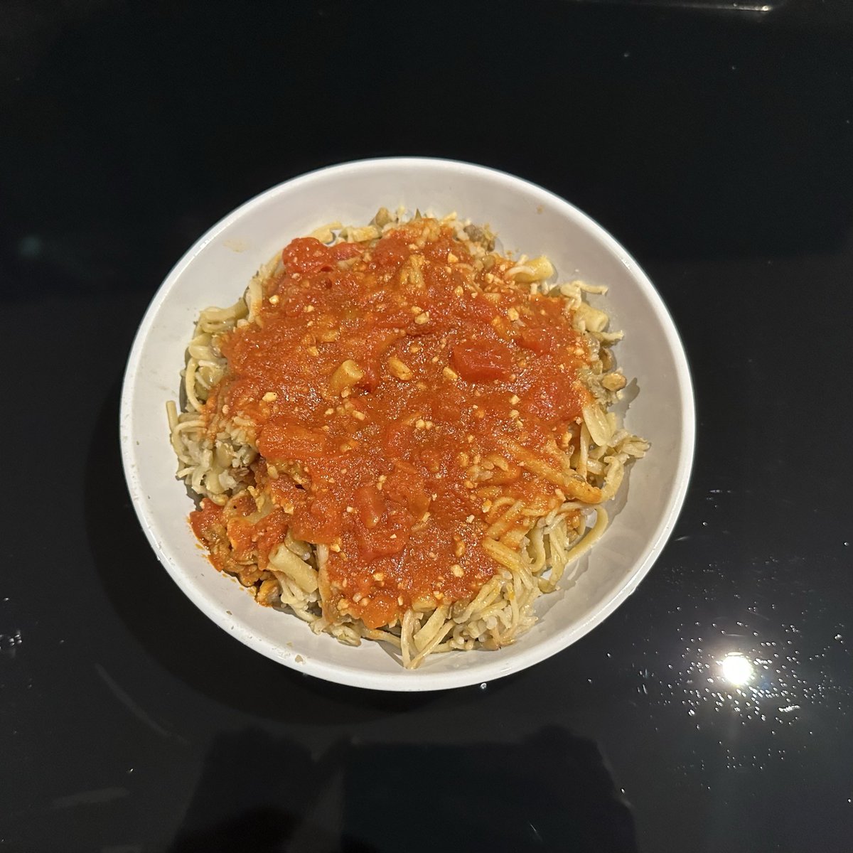 ايه يخليني اجيب طبق كشري ب ١٠ جنيه لما ممكن انزل جيب حاجات ب ٢٠ جنيه و اعمل كشري فالبيت