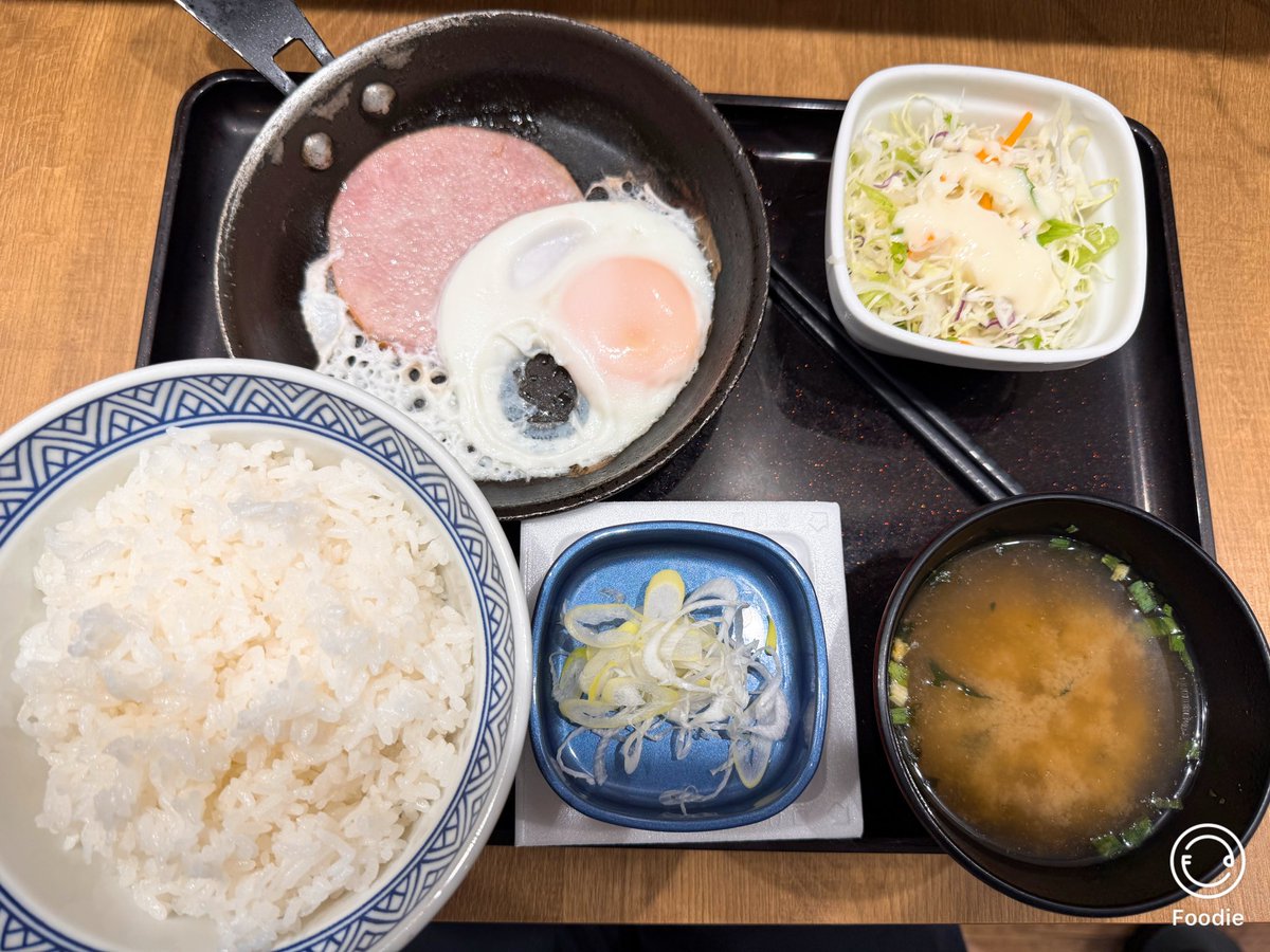 furushing_2's tweet image. モーニングモーニング
きみの朝だよ🍳🍚
#吉野家
#るなメシ