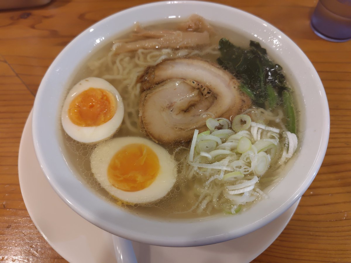 totocosmo's tweet photo. 仕事で京都にせっかく来たので、昨日はちいかわらんど、昔よく行ってたラーメン屋へ。
学生の時住んでた辺りにオシャレ居酒屋多数出来てた！！
またプライベートで来たいのぅ。。。 https://t.co/43VszQlyhG