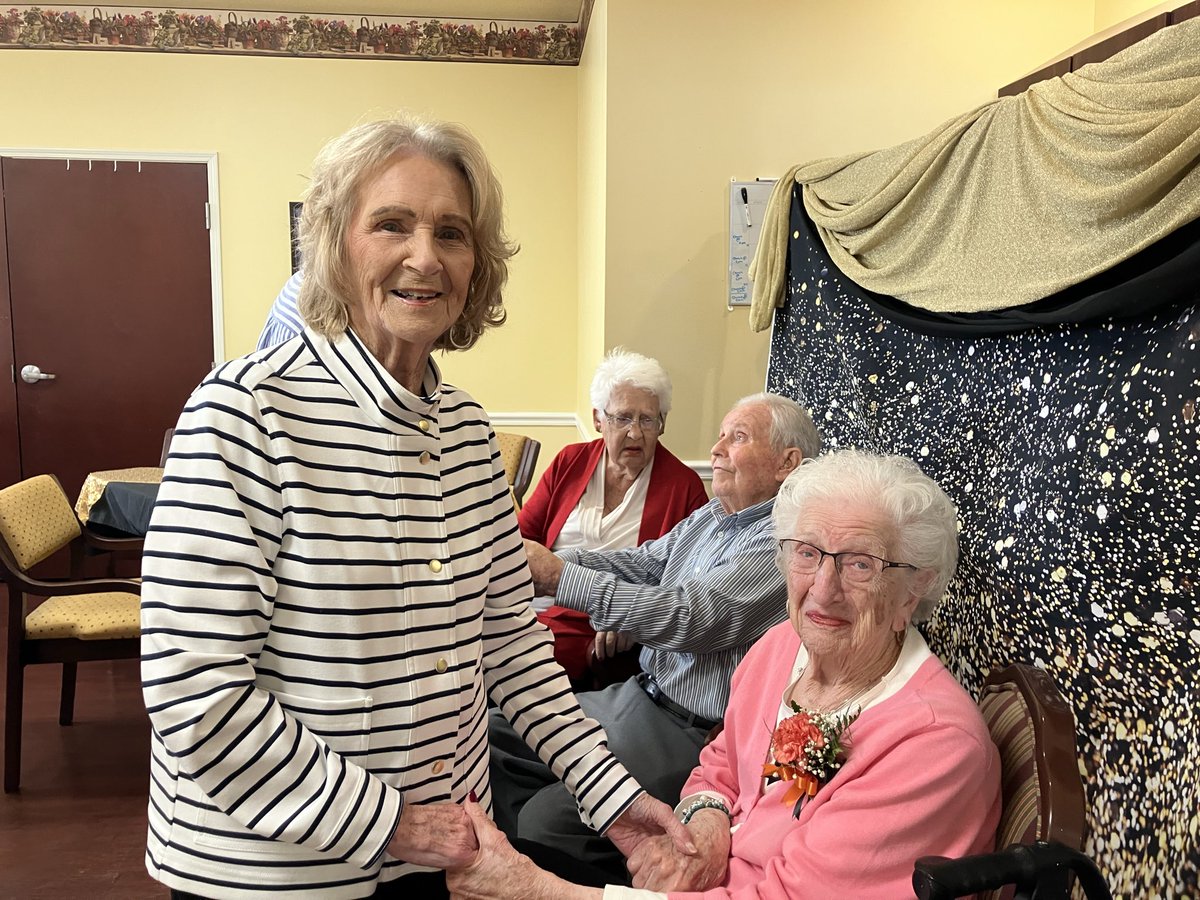 mymomcare's tweet image. Good night X.  My 97 year-old mom is standing and my aunt (in the pink sitting) was celebrating her 100th birthday today at the rest home.  Two lives well lived❤️

Until tomorrow………
