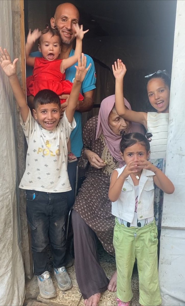 sabe_ahmed1985's tweet image. Protecting them was one of the most difficult tasks of the war... 

A picture of my greatest simple victories.

Thank God, first and foremost.

For those who would like to continue supporting my family to rebuild our lives.
chuffed.org/project/147059…