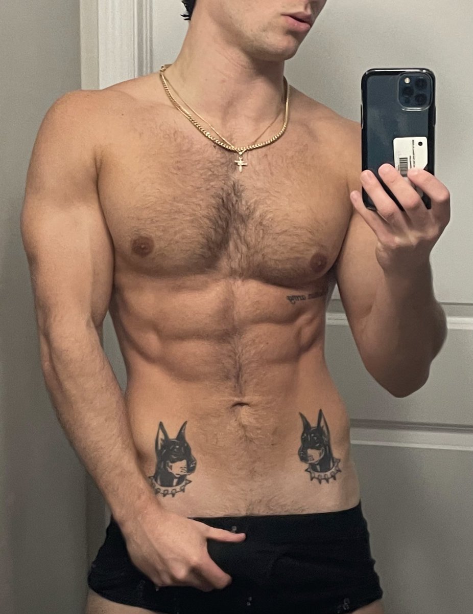 CashisBuff's tweet image. Feeling on Fire today! 🔥 
Love getting that grind on and go follow the blue page! 💪🤫🌶