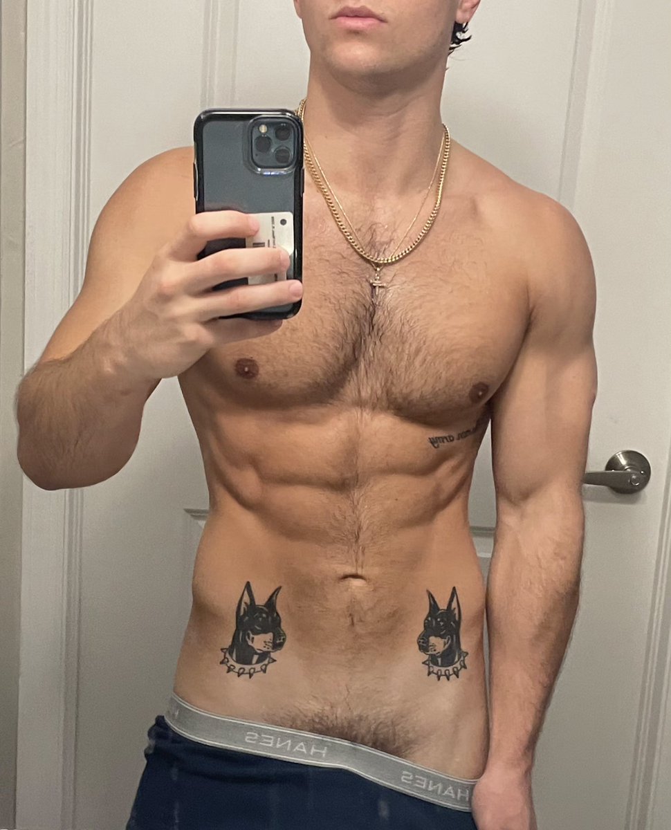 CashisBuff's tweet image. Feeling on Fire today! 🔥 
Love getting that grind on and go follow the blue page! 💪🤫🌶