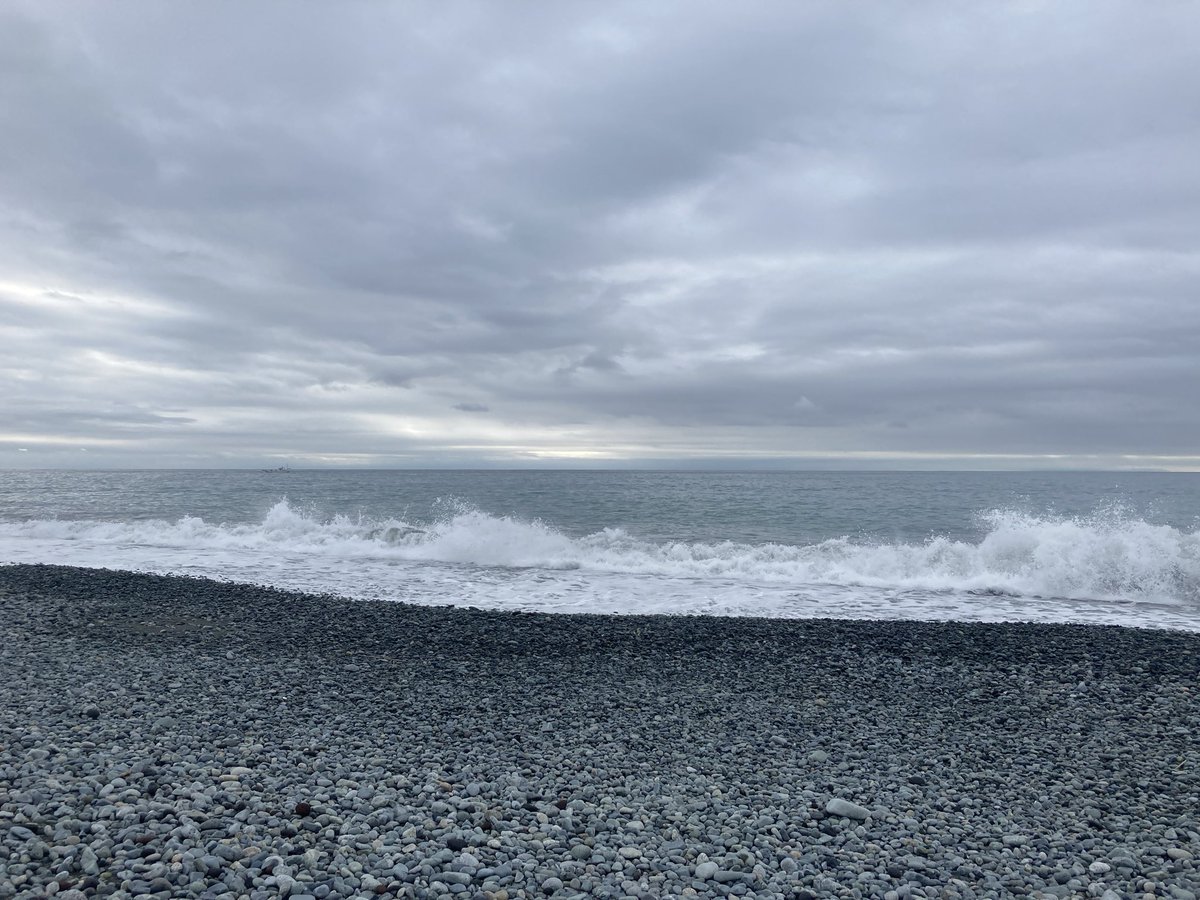 朝から海釣りに来たけど波が高くてアウト～😅💦