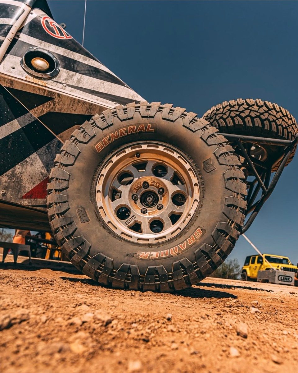 SimpleTire's tweet image. It&apos;s #SideShotSaturday! 🛞 Check out the profile of a true contender! The @GeneralTire Grabber X3 is engineered for extreme adventure, delivering uncompromising grip to conquer dirt, mud &amp;amp; rock! ⛰️ Tap our link below to get your ride ready with $100 back when you buy a set of…