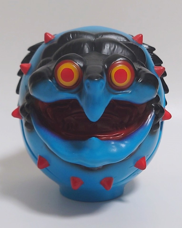 turtleyokai's tweet image. ワニガメ×だるまモチーフの『かめだるま』
第二期はデビルマンコラボです✨✨
既に事前抽選始まってますが、10月22日(水)から開催の「永井豪エキスポ」@松坂屋上野店で販売いたします👿
『かめだるま デビルマンver.』
高さ14cm 奥行18cm 税込13,200円