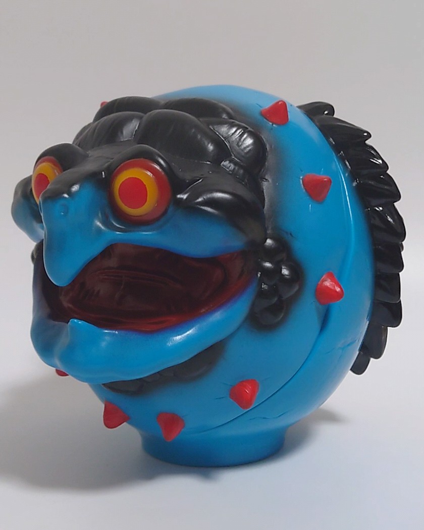 turtleyokai's tweet image. ワニガメ×だるまモチーフの『かめだるま』
第二期はデビルマンコラボです✨✨
既に事前抽選始まってますが、10月22日(水)から開催の「永井豪エキスポ」@松坂屋上野店で販売いたします👿
『かめだるま デビルマンver.』
高さ14cm 奥行18cm 税込13,200円
