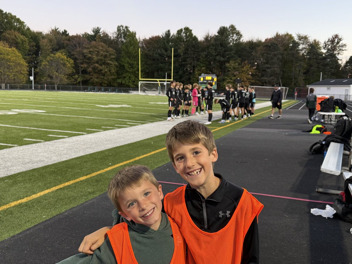 ….ready to cheer on <a href="/SoccerAurora/">Aurora Greenmen Boys Soccer</a> with two awesome ball boys 😊 #UnitedGreenmen <a href="/ACSD_MH/">Mike Hayes</a> <a href="/DrPMilcetich/">Paul Milcetich</a> <a href="/torresv4msu/">Victor Torres</a> <a href="/ahsallsports/">Aurora OH All Sports Boosters</a> <a href="/auroraathletics/">Aurora Athletics</a> <a href="/AHS_SeanBaker/">AHS_SeanBaker</a> @aurorabands