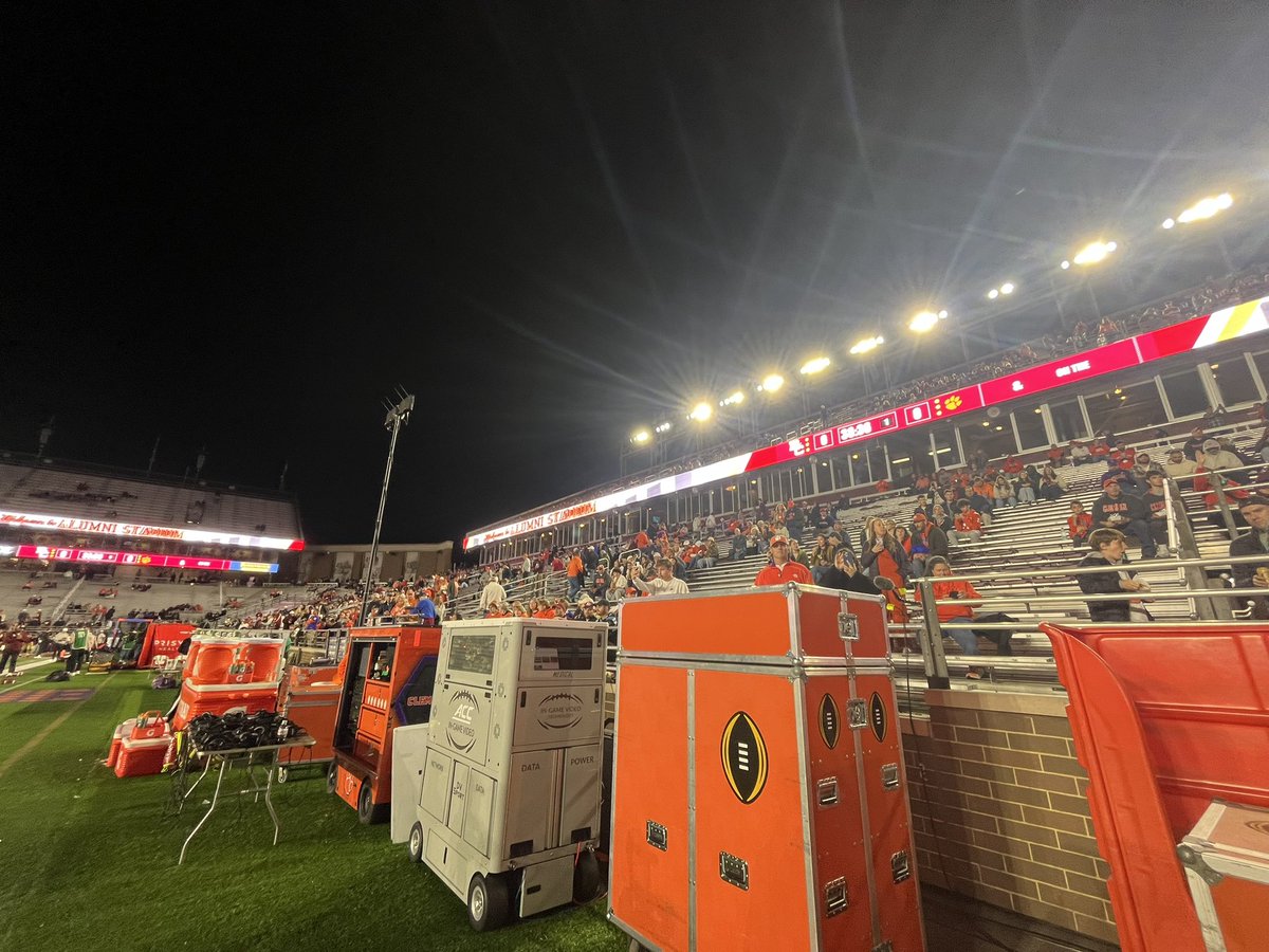 kstone06's tweet image. Tigers take the field for pregame. Massive Clemson contingent already making noise inside Alumni @newftbj @BCEagleAction @ClemsonFB