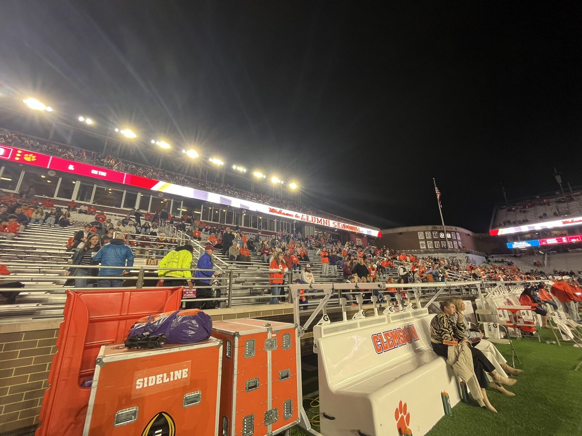 kstone06's tweet image. Tigers take the field for pregame. Massive Clemson contingent already making noise inside Alumni @newftbj @BCEagleAction @ClemsonFB