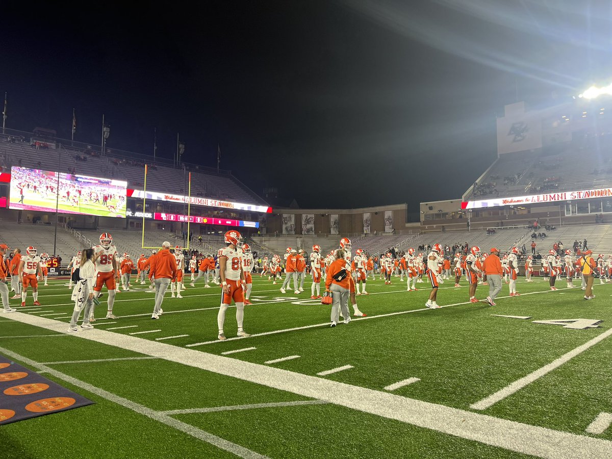 kstone06's tweet image. Tigers take the field for pregame. Massive Clemson contingent already making noise inside Alumni @newftbj @BCEagleAction @ClemsonFB