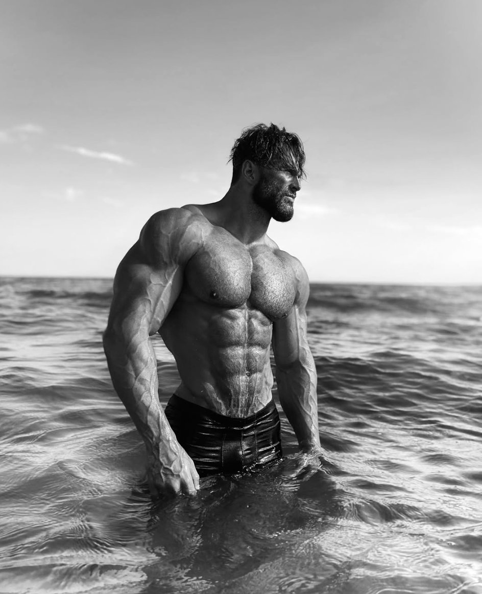 sailaunderscore's tweet image. How it feels to be 8 years-old at the beach and the riptide pulled you parallel to the beach, you&apos;re scanning the beach searching for you family, mentally preparing yourself to live your life out as a quasi-orphan in this small californian surfer town.