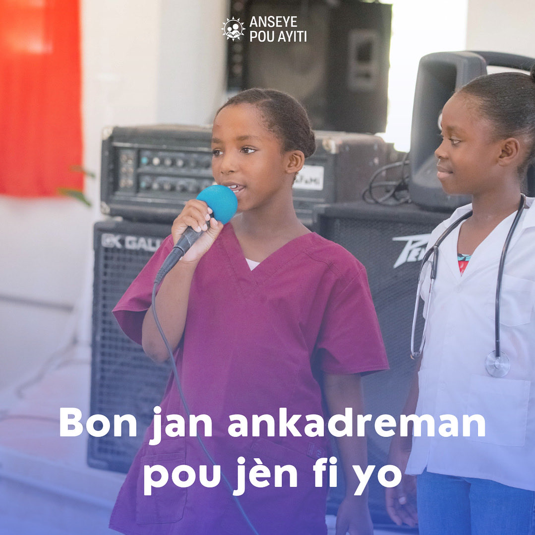 AnseyePouAyiti's tweet image. Chak jèn fi dwe jwenn opòtinite pou grandi nan yon anviwònman ki ofri yo posibilite pou epanouyi epi devlope tout potansyèl yo.

Strong. Smart. Fearless. Every young girl deserves the opportunity to shine and thrive.

#InternationalDayOfTheGirl #Haiti #Leaders