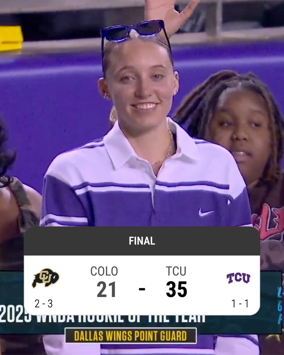 sportingnews's tweet photo. College teams in Texas are undefeated with Paige Bueckers in attendance 🤠 @paigebueckers1 https://t.co/ovF2Umbu4t