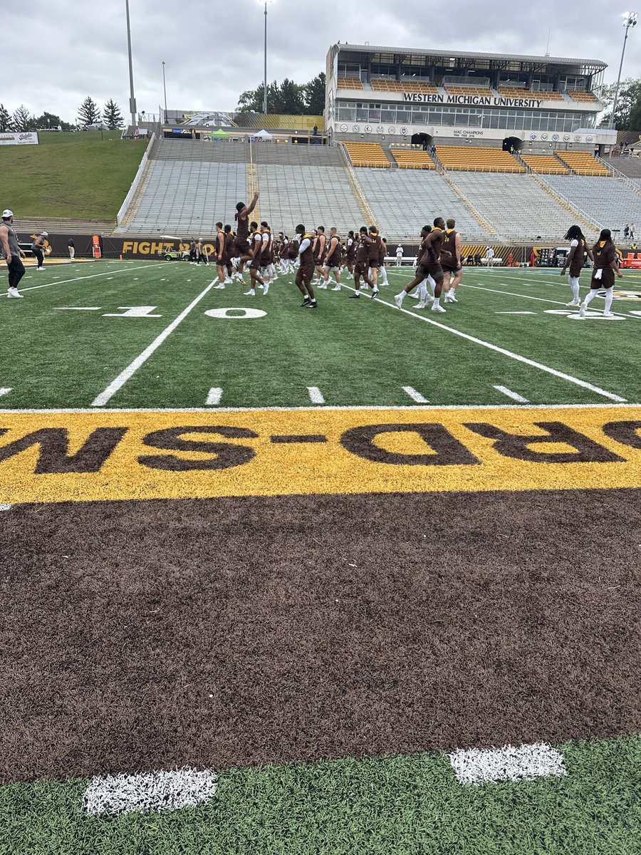Had a great Game day visit <a href="/WMU_Football/">Western Michigan Football</a> thank you <a href="/Robert_Lamastra/">Robert Lamastra</a> once again for the invite hope to build a connection!!

<a href="/CoachLT39/">Lance Taylor</a> <a href="/RBCoachPaige/">Coach Darren Paige</a> <a href="/CoachKPerk/">Kyle Perkins</a> <a href="/Coach_Snuggs/">Beau Snuggs</a> 
<a href="/CamAllenFB/">Cam Allen</a>