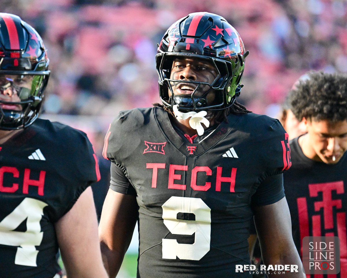 RedRaiderSports's tweet image. #TexasTech’s 100-year Anniversary uniforms are looking fresh in warmups tonight 😮‍💨