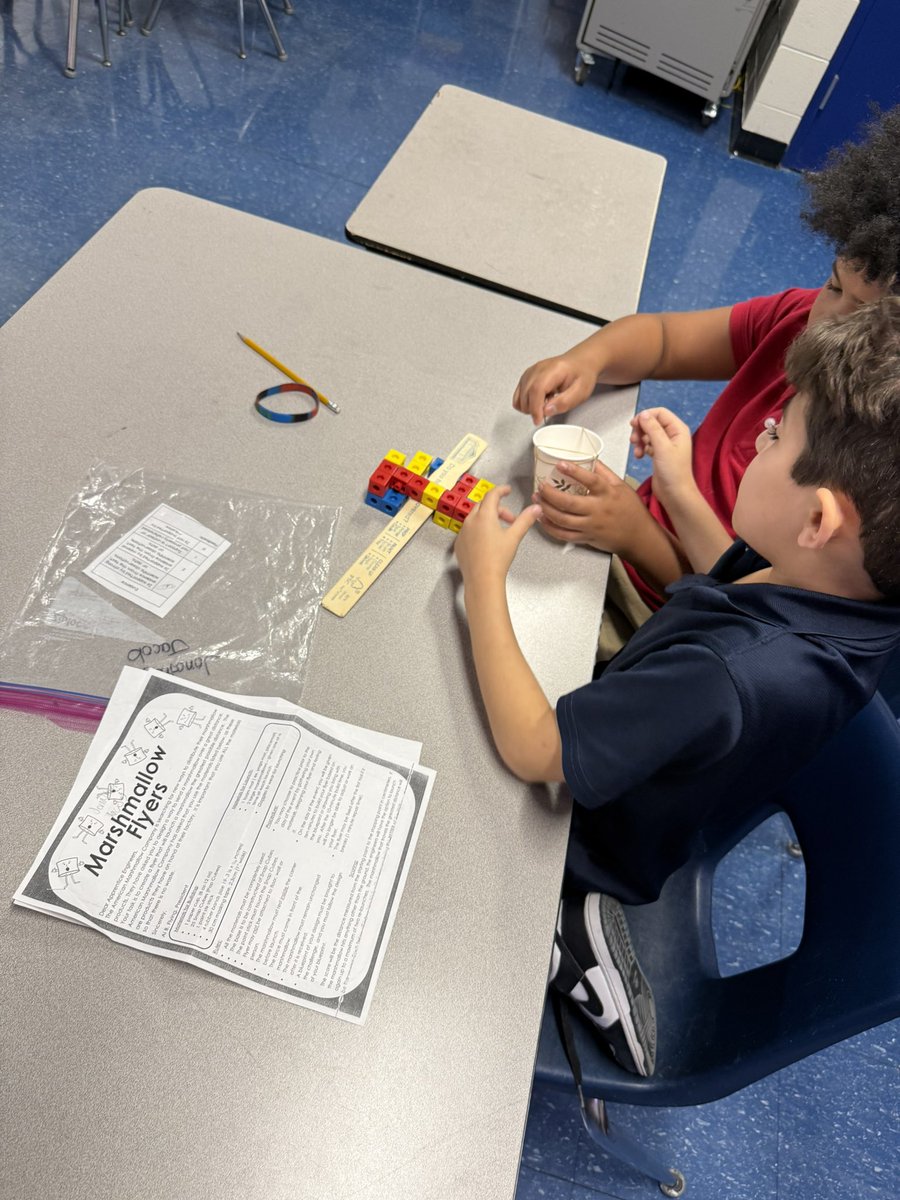 MsEvansWB's tweet photo. Evanger’s Assemble💚💙 We came out strong, but unfortunately we aren’t going to the science Olympics! These students worked hard and had fun! @WeAreHAEST @CanDoKiddos @WoodbridgeElem @VMorseHCPS @KiBiLe0704 @VanAyresHCPS https://t.co/bSbJt89dkh
