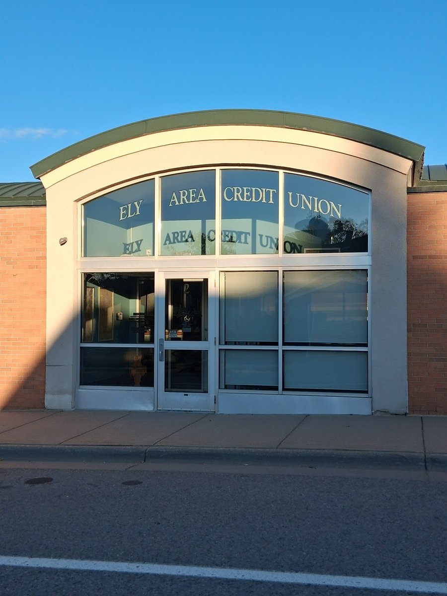 GnomonChronicl1's tweet image. Good afternoon from Ely, Minnesota
Saturday, 11 October 2025
5:29 pm
57°F / 14°C
Precipitation: 0%
Humidity: 37%
Wind: 10 mph / 16 kph
Skies clear
Chapman Street East at Central Avenue, view to the east
