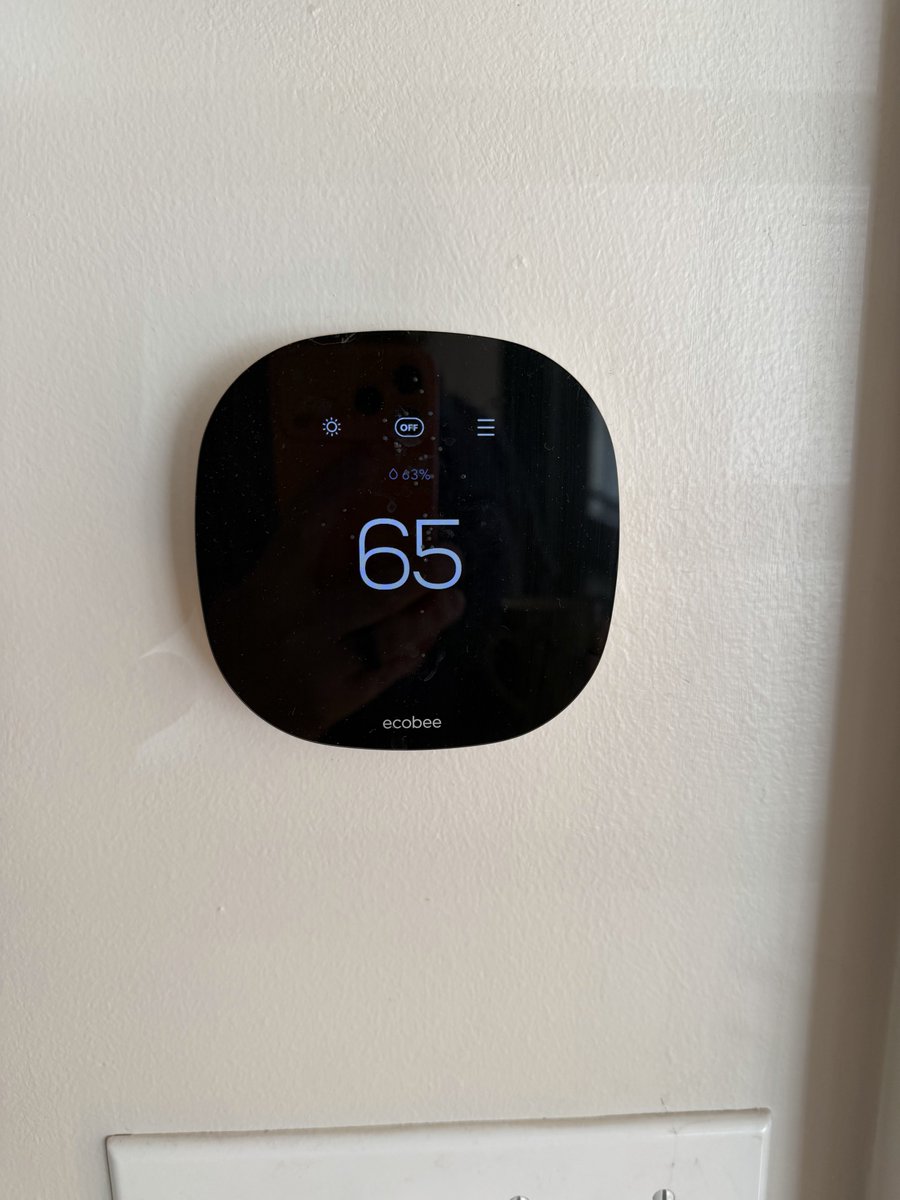 Alphafox78's tweet image. What temperature do you set your thermostat at?