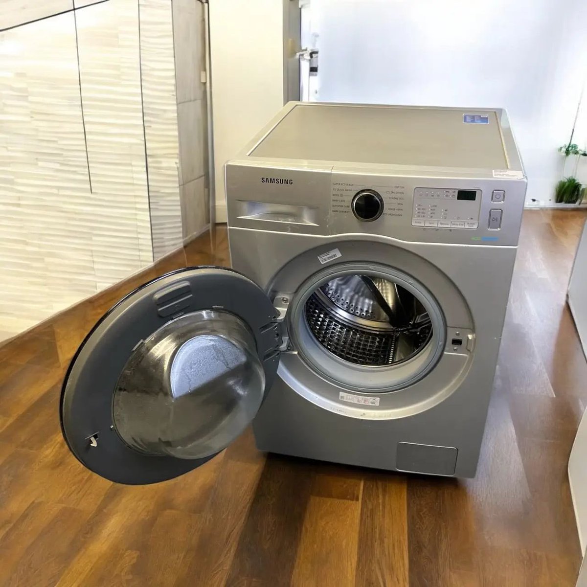 Mazimba please tengaiwo ma Washing machine musakuvadze vakadzi nekuwacha

In case you listen to the above advice, yakafa ndibatei ndogadzira. 0780676065