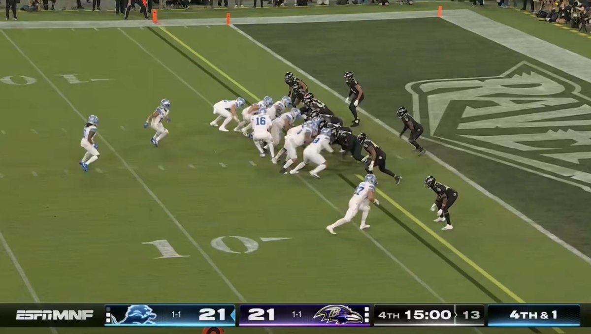craigwchoate's tweet image. If that #Illini touchdown play looked familiar, this is why.
Lions ran the exact play on MNF in week 3.