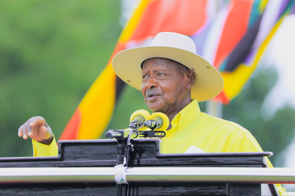 nrmwesternug's tweet image. Mama @JanetMuseveni today in Nebbi encouraged people to carefully vote for leaders who will bring peace and not chaos.   

It is true that no builder can build amidst a whirlwind; this prosperity results from peace. 

President Museveni has always told us that it&apos;s only the…