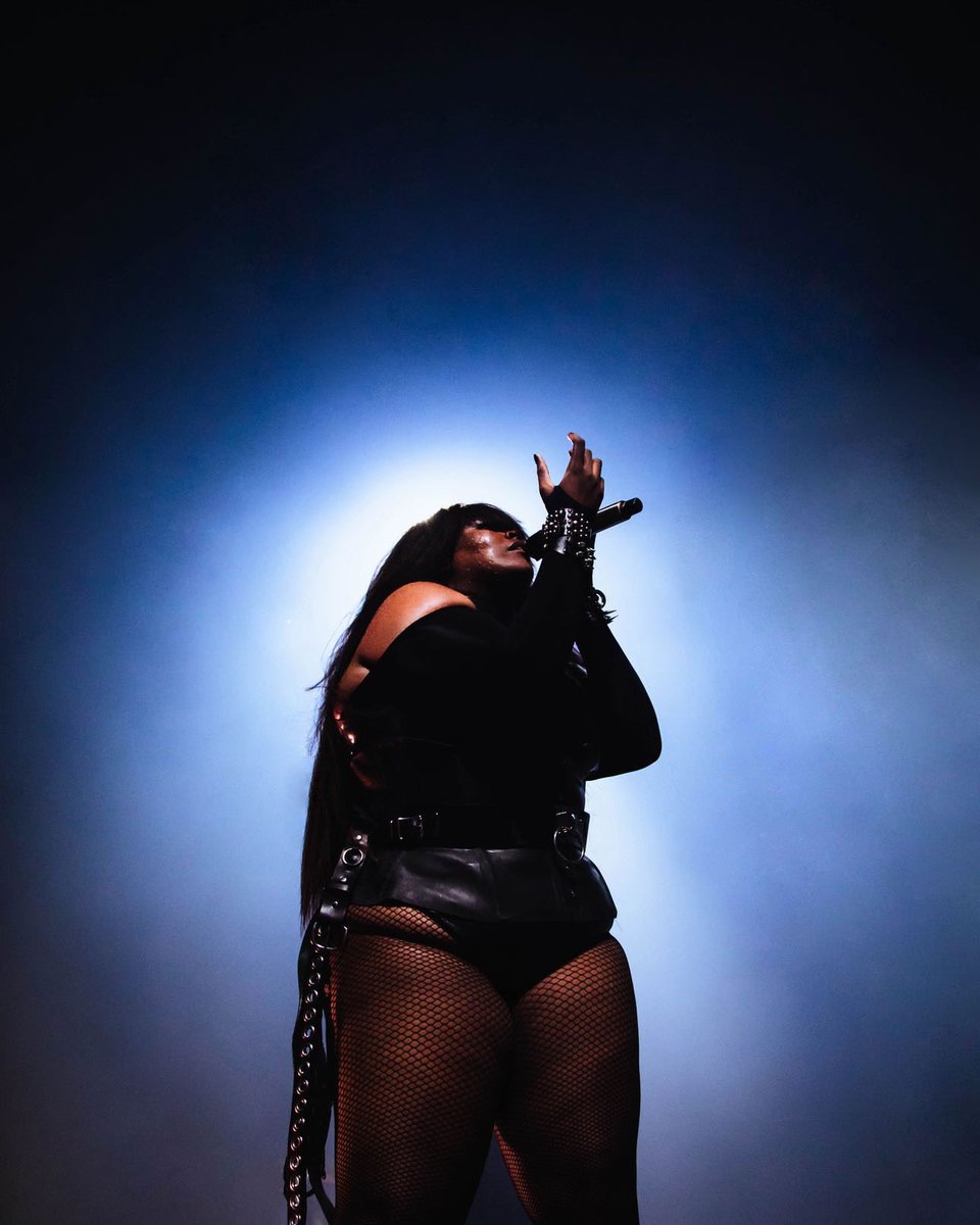 That being said y’all don’t understand how HARD it is for Yseult as an independent artist. She put her very own money to produce this music video. One year later it’s stolen by the kpop industry who’s known for copying black culture every chance they gets. It’s frustrating for