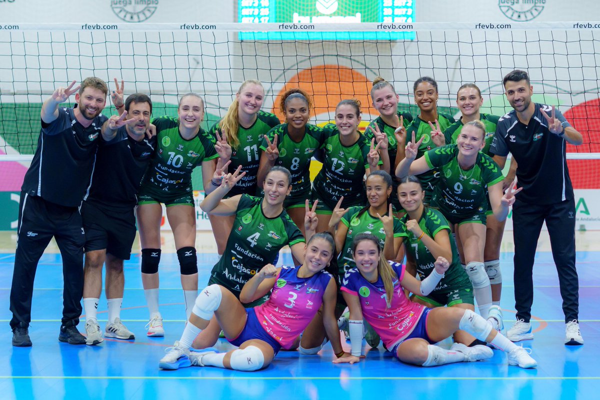 CAVEsquimo's tweet image. 💚 ¡LA PRIMERA VICTORIA DE LA TEMPORADA! 

😍 Espectacular equipo. Espectacular AFICIÓN. 

✌🏽Los primeros dos puntos se quedan en casa tras vencer 3-2 a Emalsa Gran Canaria 

¡SEGUIMOS! 

#SomosCajasol #SomosEsquimo