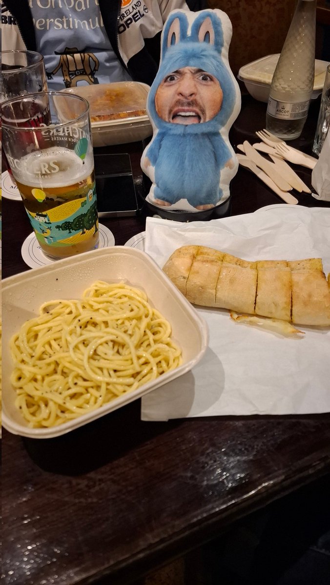 scaredofbones's tweet image. Day 6 of posting a picture of the JaGreBu until he gets to meet @JackGrealish @Everton
He's having an Italian dinner and a pint in the @DenbighCastl after a day of hard graft